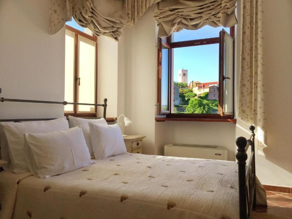 Palazzo Angelica B&B Adults Only Oprtalj Habitación foto