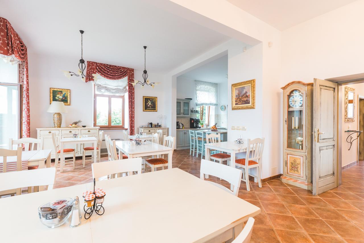 Palazzo Angelica B&B Adults Only Oprtalj Exterior foto